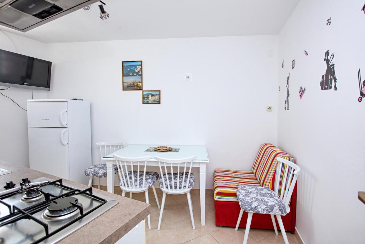 ברודאריצה Family Friendly Seaside Apartments Brodarica, Sibenik - 4833 מראה חיצוני תמונה