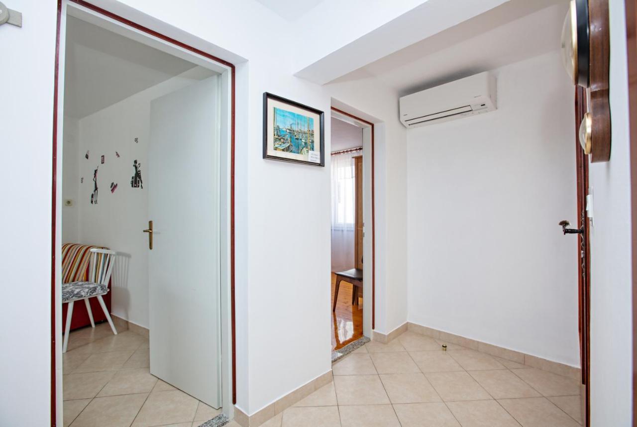 ברודאריצה Family Friendly Seaside Apartments Brodarica, Sibenik - 4833 מראה חיצוני תמונה