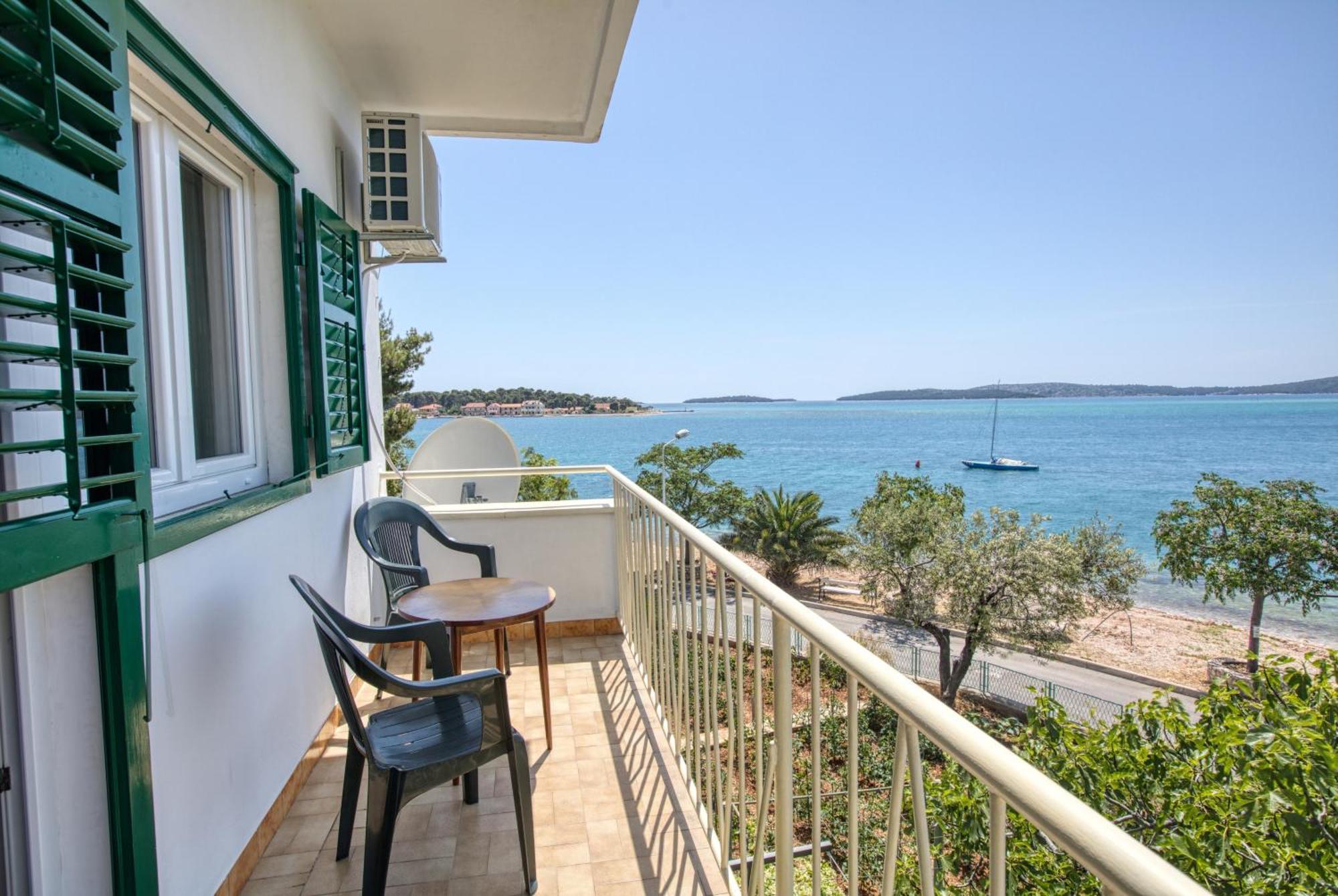 ברודאריצה Family Friendly Seaside Apartments Brodarica, Sibenik - 4833 מראה חיצוני תמונה
