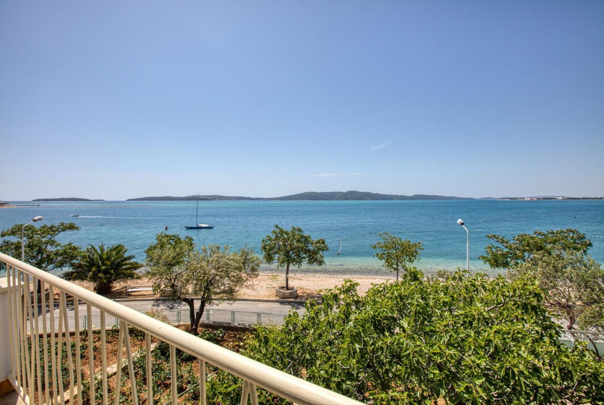 ברודאריצה Family Friendly Seaside Apartments Brodarica, Sibenik - 4833 מראה חיצוני תמונה