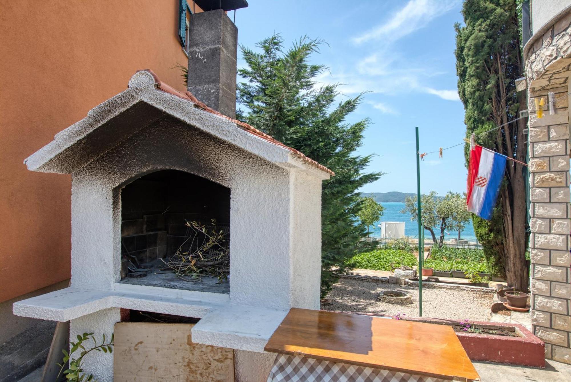 ברודאריצה Family Friendly Seaside Apartments Brodarica, Sibenik - 4833 מראה חיצוני תמונה
